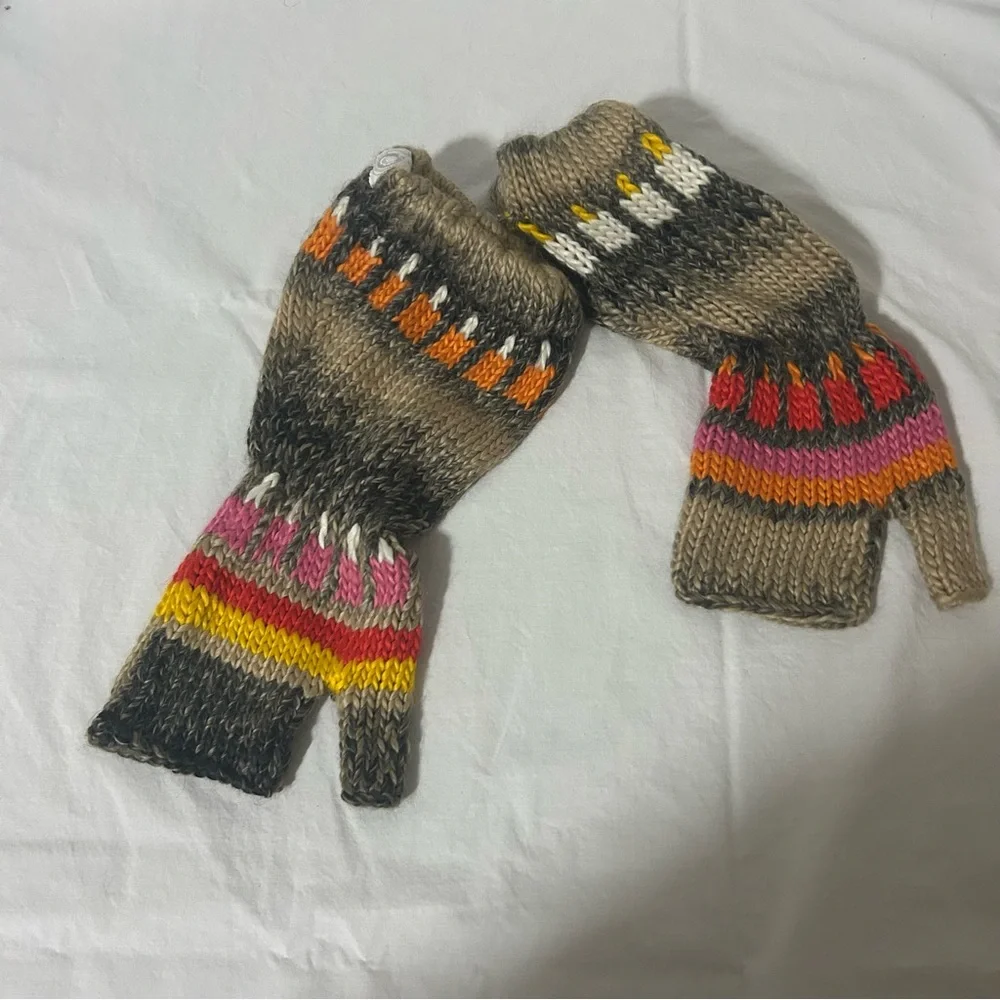 Knitted hand warmers/gloves NWOT